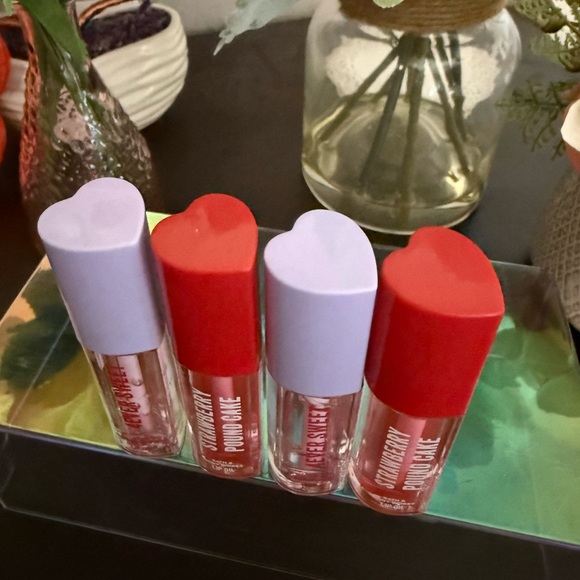 🆕❣️ BATH & BODY WORKS LIMITED EDITION 4-PIECE LIP OIL SET. NEW FULL SIZE. SEALED - Picture 3 of 4